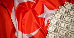 اسکناس دلار بر روی پرچم ترکیه